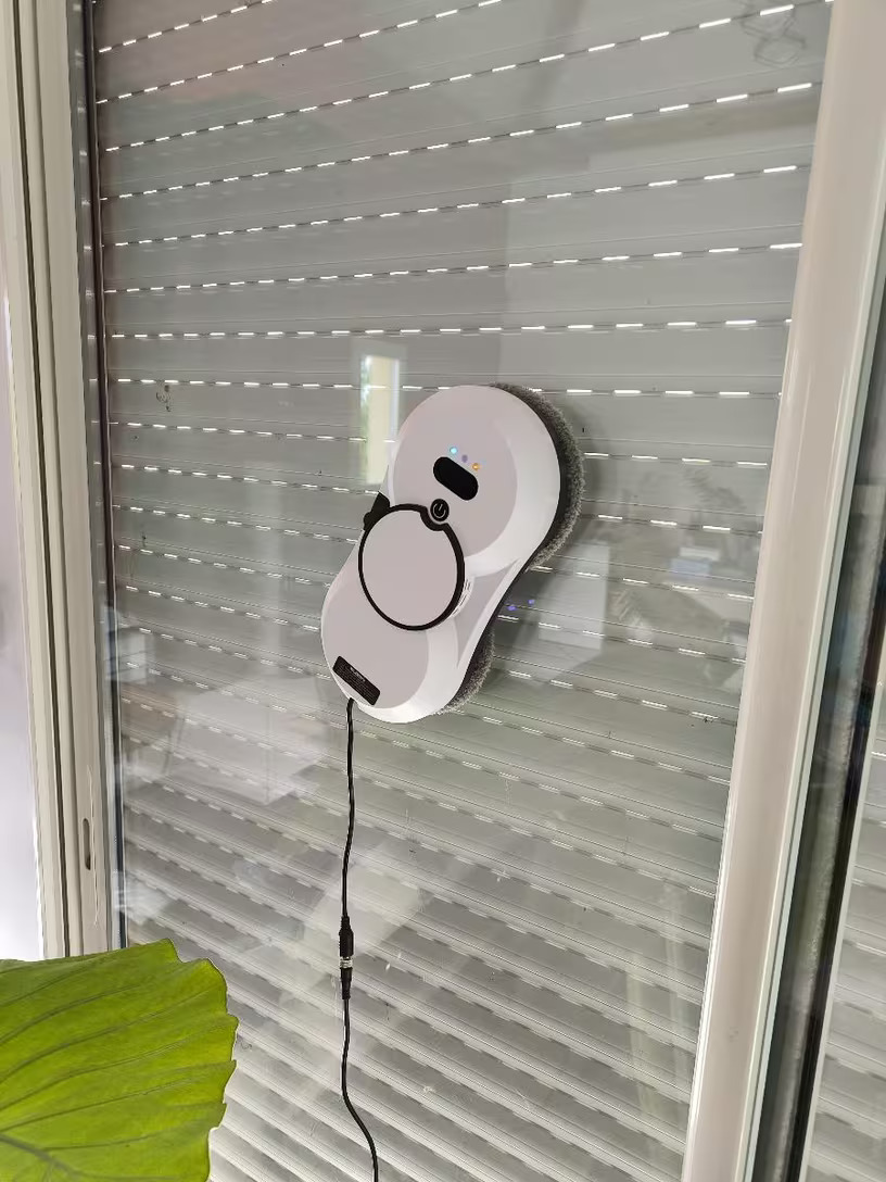 Recenze – vysoké okno